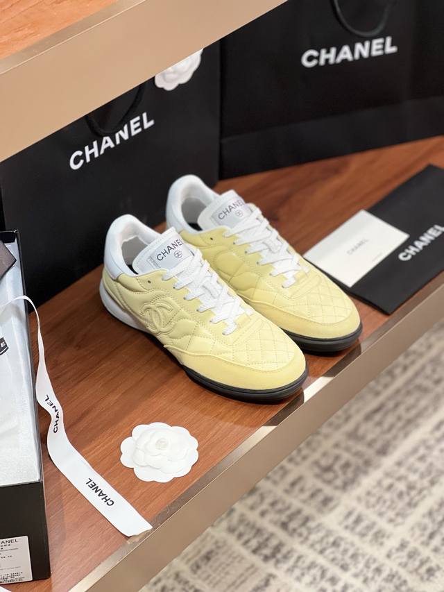 2025 New Color From The Boutique, Calf Leather Diamond-Quilted Running Shoes Cha