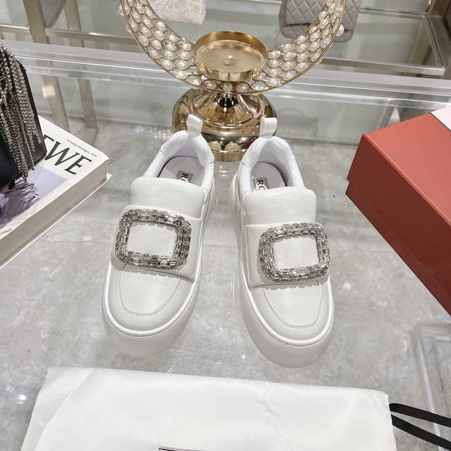 Special Price: Rogervivier Roger Vivier Rv New Viv Golf Diamond Buckle Thick Sol