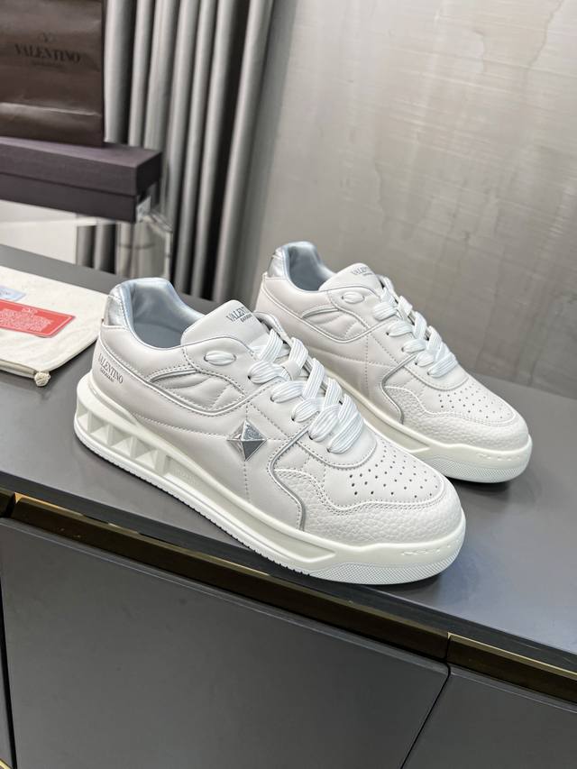 Special Price: Valentino Store-Synchronized New Arrival Store-Latest Couple Styl
