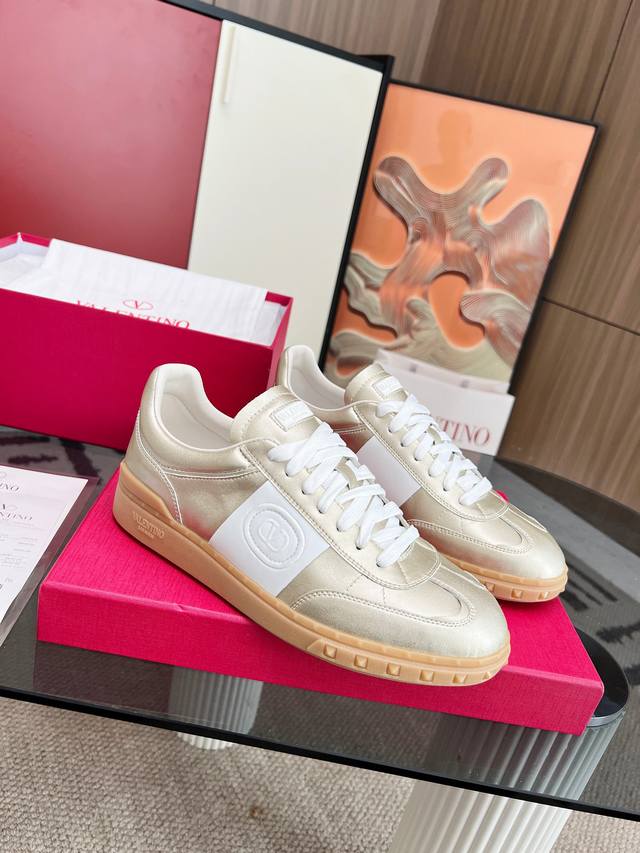 Special Price: Couple's Edition, Top-Tier Version Valentino 24 Upvillage Couple'