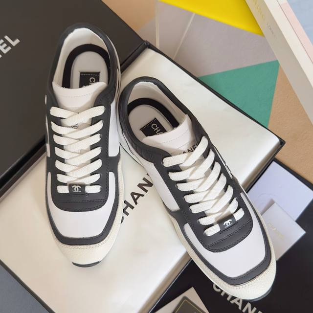 Top-Tier Version: Men's Chanel 25P Panda Colorway, Training Shoes, Casual Sneake