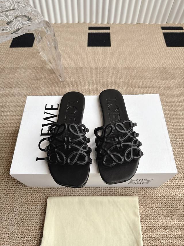Loewe 25Ss Spring/Summer New Arrival Flip-Flops - Minimalist Design For A Clean