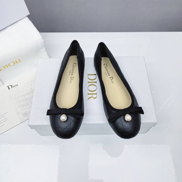 Dior 2025 Single-Shoe The Ultimate Choice For Commuters! This Single-Shoe Design