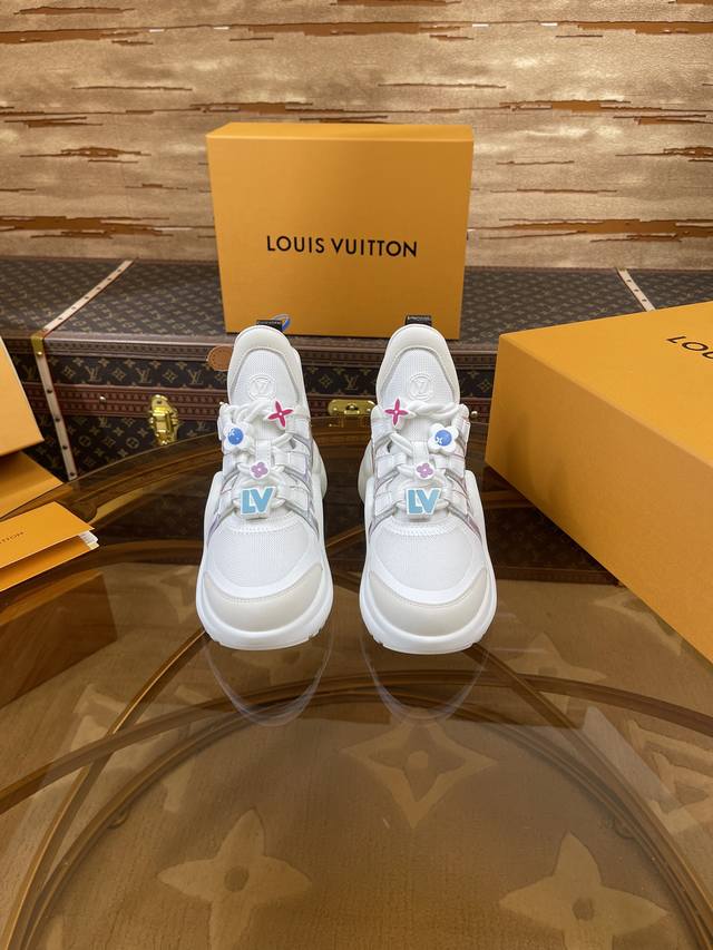 Factory Price P Top Version 2025 New Lv Floral Panda Button Design Archlight Don