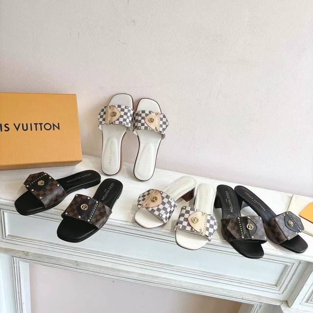 2025 Louis Vuitton Checkered Slippers, Sizes 35-43, Factory Price P