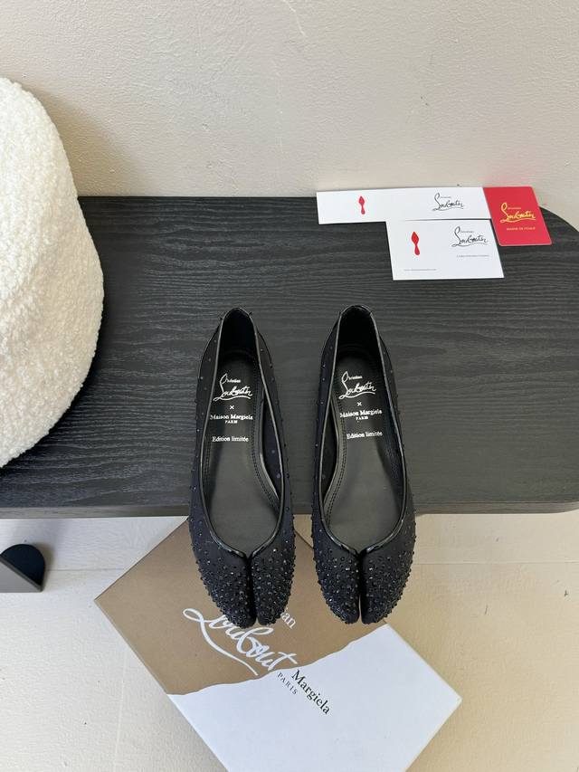 Cl X Maison Margiela 25Ss Split-Toe Flat Shoes Maison Margiela And Christian Lou