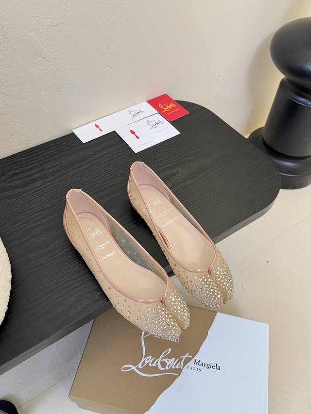 Cl X Maison Margiela 25Ss Split-Toe Flat Shoes Maison Margiela And Christian Lou