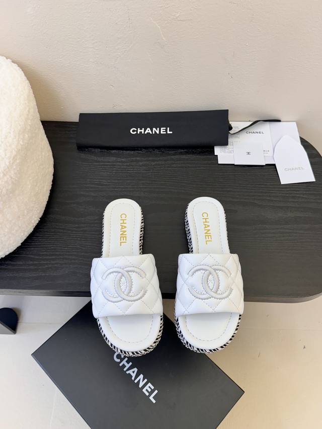 Chanel Early Spring New Arrival Double C Embroidered Flat Thong Sandals Original