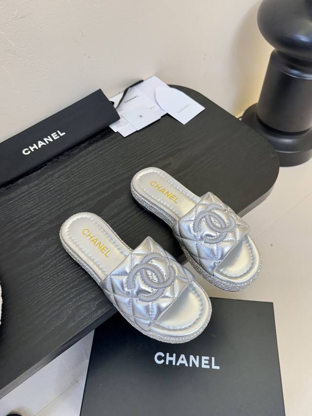 Chanel Early Spring New Arrival Double C Embroidered Flat One-Strap Sandals Orig
