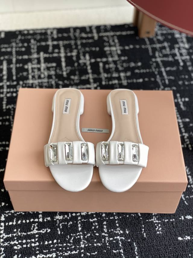 Reseller-Grade Miu'miu 25Ss Spring/Summer Square Diamond Buckle Slippers, Gold,