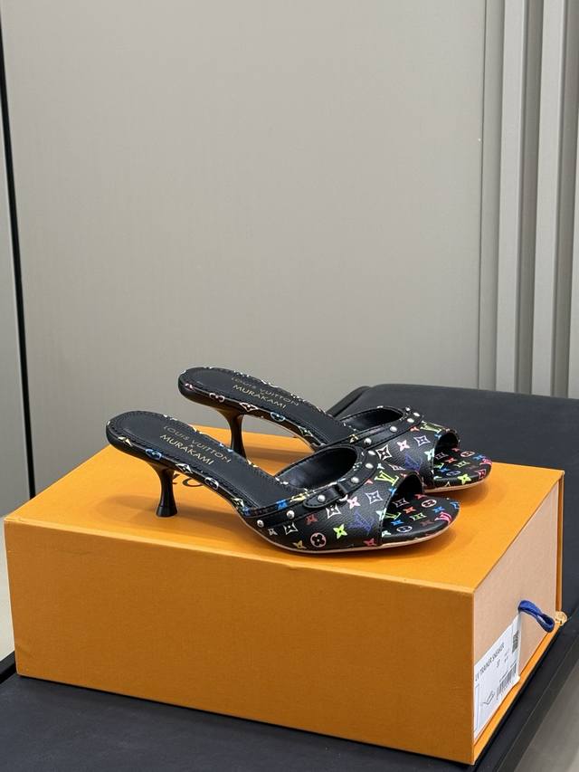 Lv Three-Color Collaboration Kitten Heels Elegant Yet Bold, They Catch The Eye B