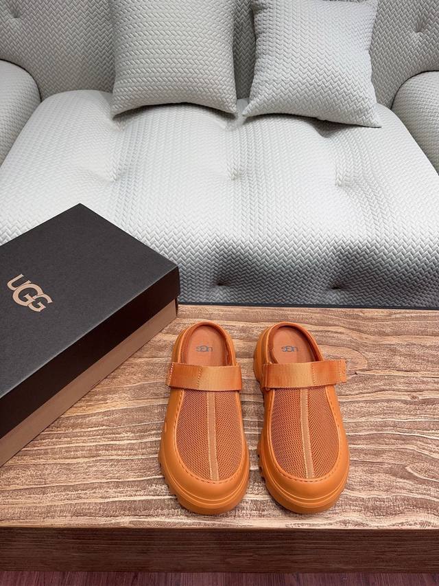 Ugg Tasman Slippers, Shu Mo Krog Style. Unisex Design, Two-In-One Shoe: Can Be W