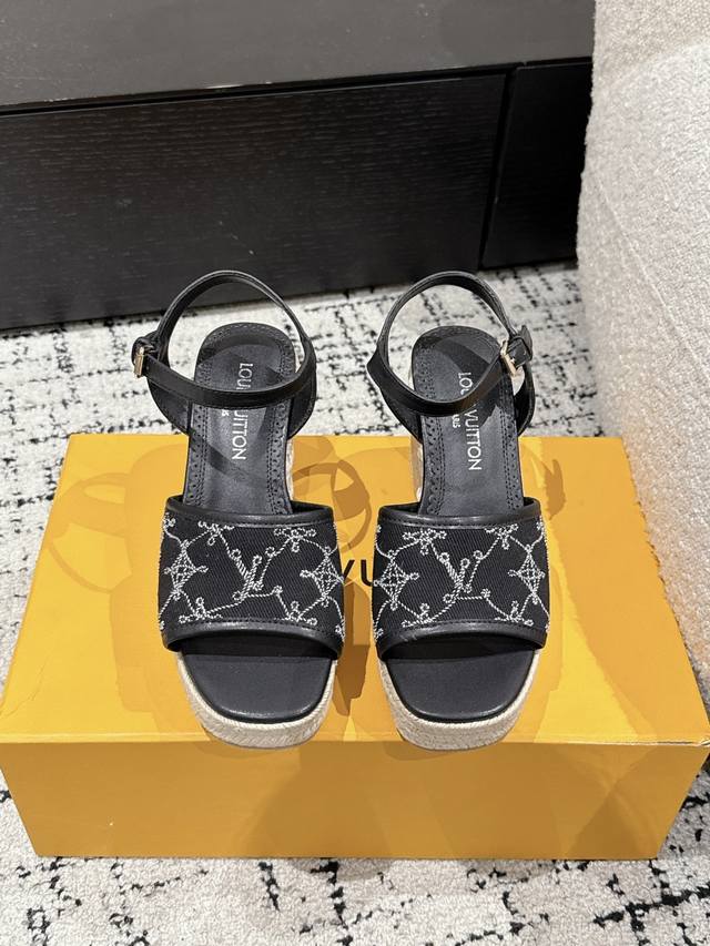 Takashi Murakami X Louis Vuitton 25 Helios Leather Round-Toe Wedge Heel Strappy