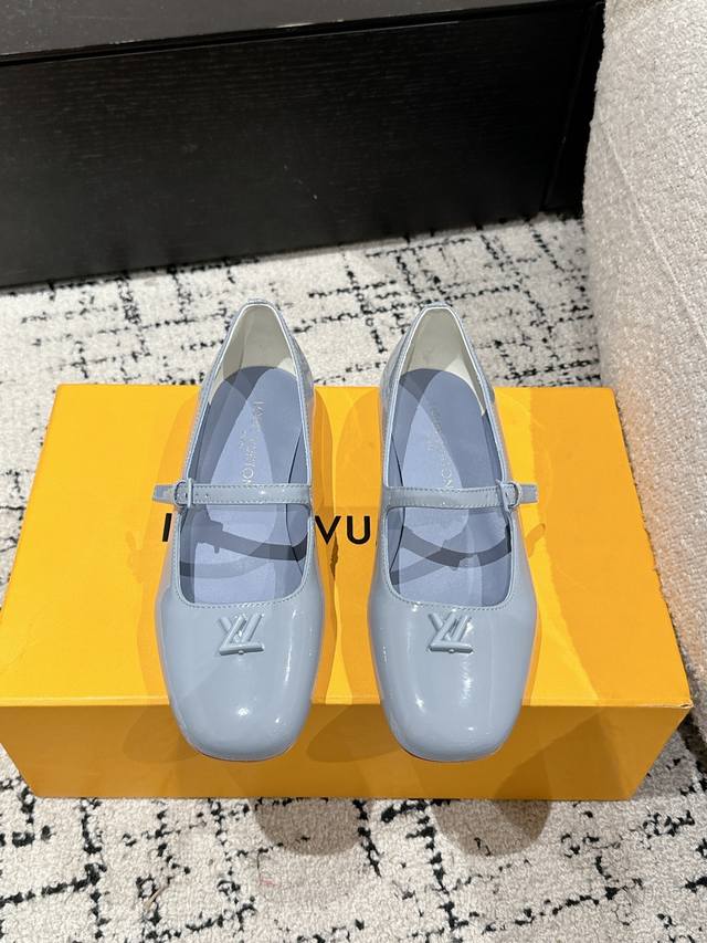 Louis Vuitton 25 Swing Latest Round-Toe Buckle Flat Mary Jane Shoes Simple And E
