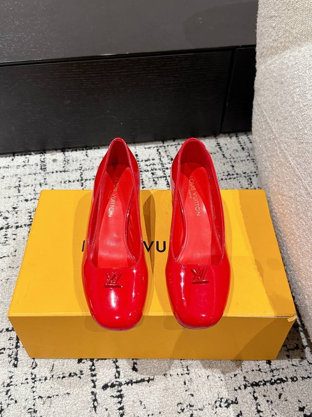 Louis Vuitton 25 Swing Latest 5.5-Inch Chunky Heel Mary Jane Pumps Sleek And Ele