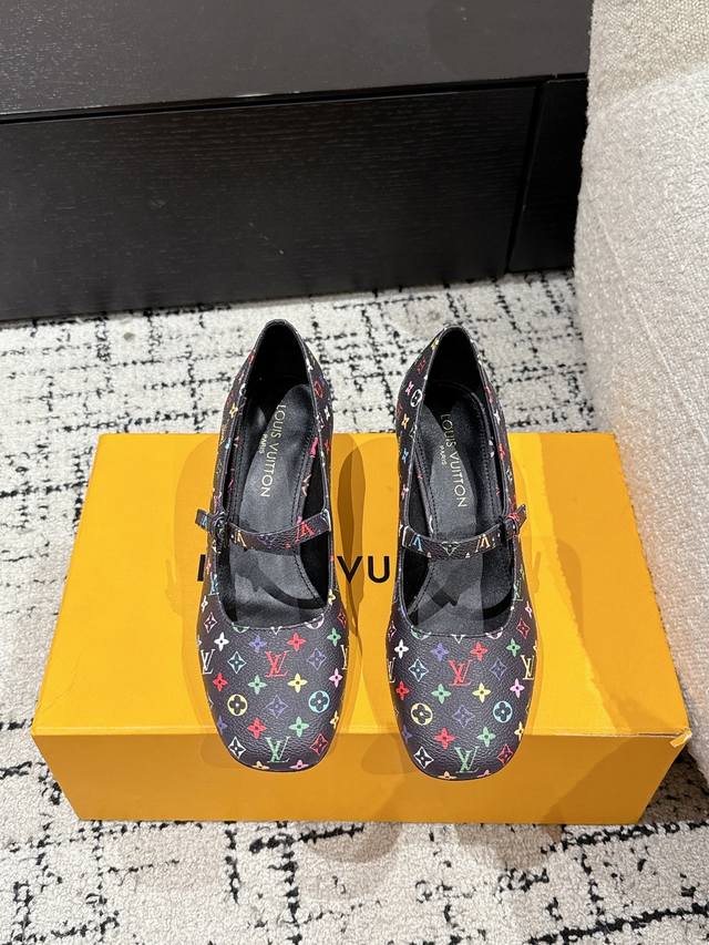 Louis Vuitton 25 Longshang Village Collaboration Swing Latest Round-Toe Buckle 5