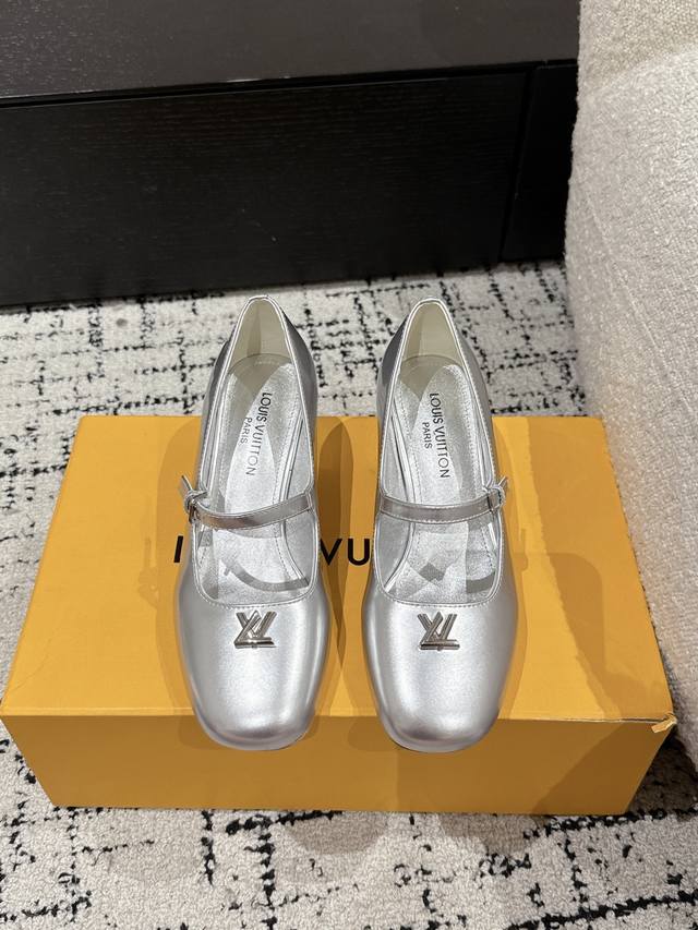 Louis Vuitton 25 Swing Latest Round-Toe Buckle 5.5-Inch Chunky Heel Mary Jane Sh