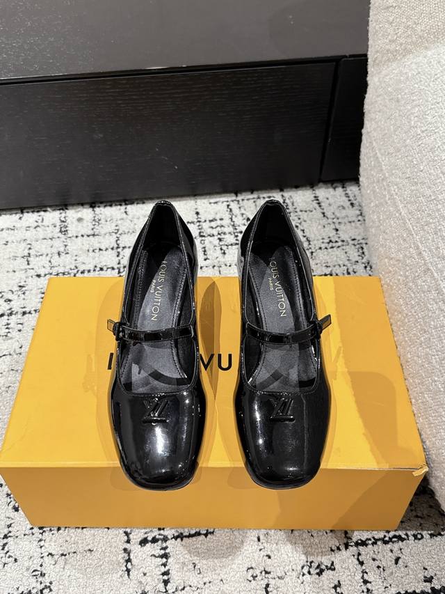 Louis Vuitton 25 Swing Latest Round-Toe Buckle 5.5-Inch Heel Mary Jane Shoes Sim