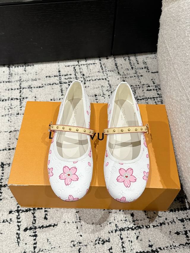 Louis Vuitton 25 Swing Latest Round-Toe Buckle Flat Mary Jane Shoes Simple And E