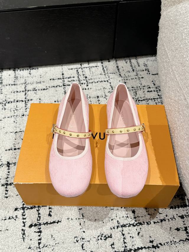 Louis Vuitton 25 Swing Latest Round-Toe Buckle Flat Heel Mary Jane Shoes Simple