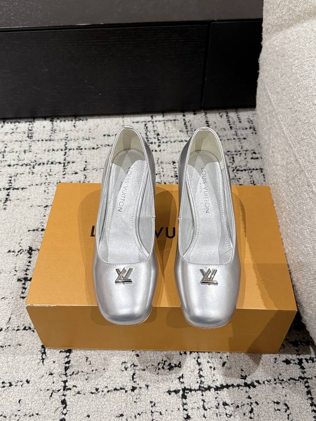 Louis Vuitton 25 Swing Latest Chunky Heel Mary Jane Sandals Simple And Elegant,