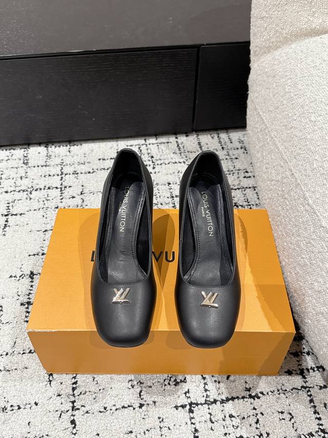 Louis Vuitton 25 Swing Latest Chunky Heel Mary Jane Sandals Simple And Elegant,