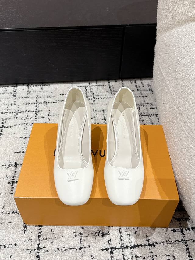 Louis Vuitton 25 Swing Latest Chunky Heel Mary Jane Sandals Simple And Elegant,