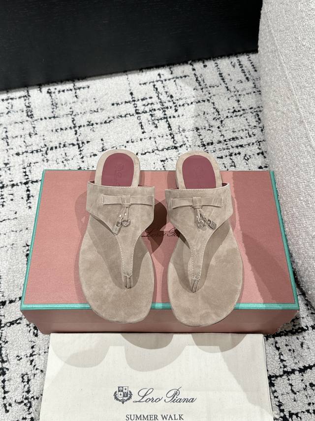 Top-Tier Version, Premium Quality Loro Piana L New British-Style Thong Sandals,