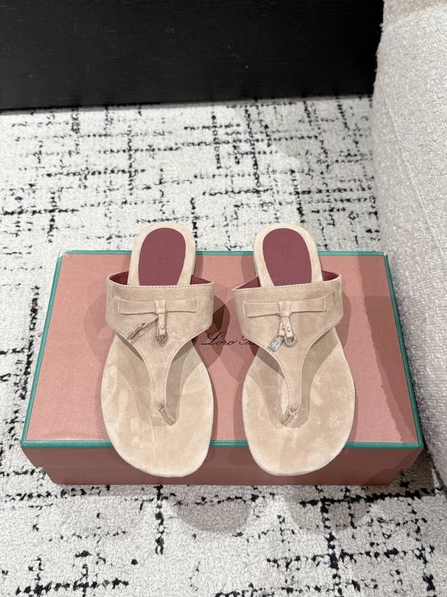Top-Tier Version, Premium Quality Loro Piana L New British-Style Thong Sandals,
