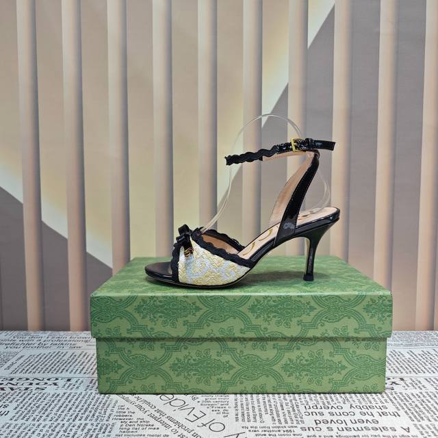 Wholesale Price: Slippers. Sandals. Exclusive Top-Tier Version. Gucci Vs Spring/