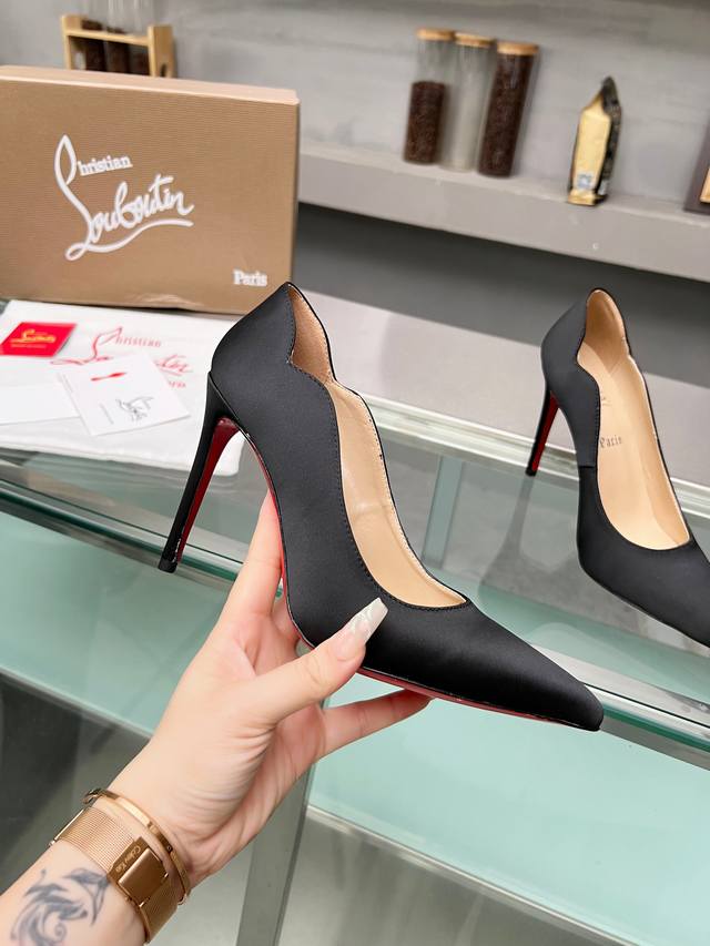 Christianlouboutin Road Platinum Cl Red Sole Shoes