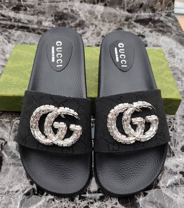 Available Year-Round, Price, Unisex, Couple's Style Gucci