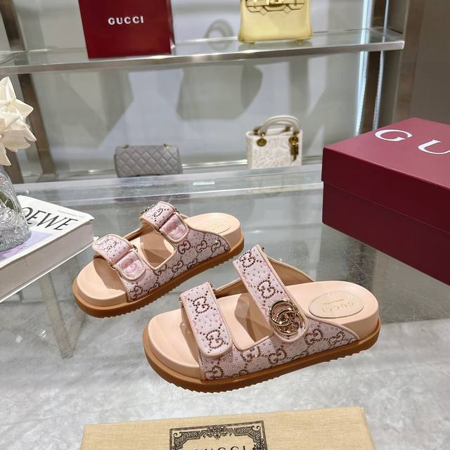 9115-8 Light Pink G Diamond 35-42 This Piece Is Part Of The Gucci Lido Collectio