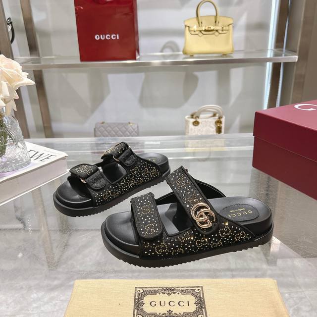 9115-8 Black G-Diamond 35-42 This Piece From The Gucci Lido Collection Draws Ins