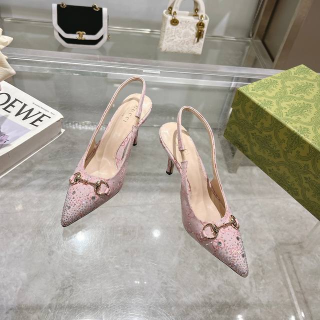 6A Pink 35-42 This Shoe Is Meticulously Adorned With Dazzling Multi-Faceted Crys