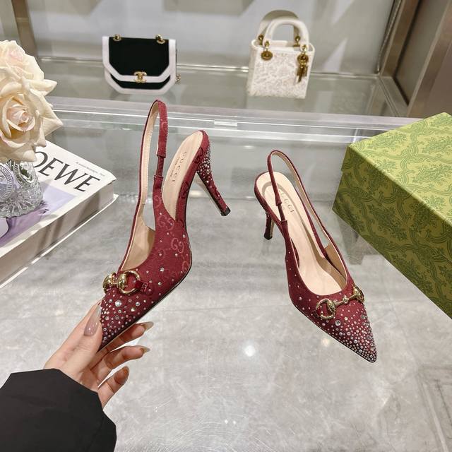 6A Burgundy 35-42 This Shoe Is Adorned With Dazzling Multi-Faceted Crystals, Inf
