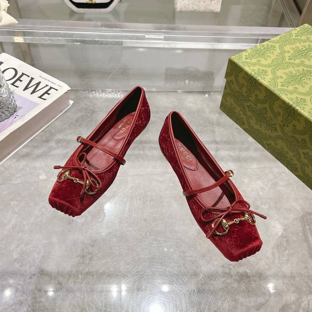 9099-3 Burgundy 35-42 This Horsebit-Style Ballet Flat Features A Square Toe Desi