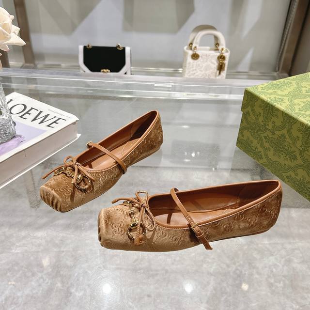 9099-3 Light Brown 35-42 This Horsebit-Inspired Ballet Flat Features A Square To