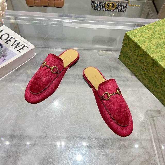 1803-1 Burgundy 35-41 As An Outstanding Representative Of Gucci's Design Heritag