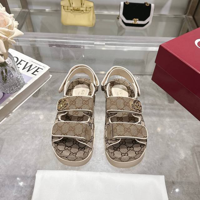 8838-1 Apricot G 35-42 Gucci's Modern Design Aesthetic Explores A Unique Path Of