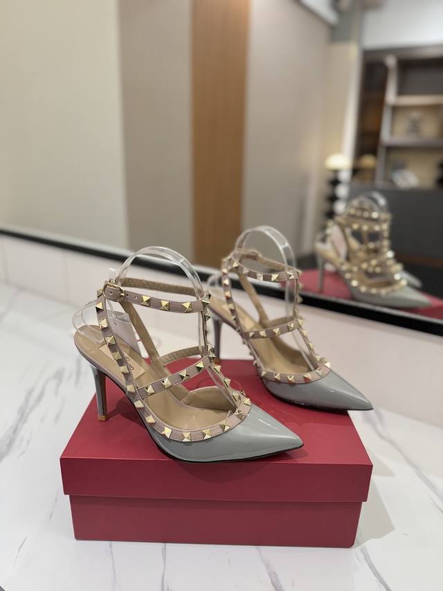 Factory Price: Valentino Valentino Studded Vt Classic Ankle-Wrapping Studded San