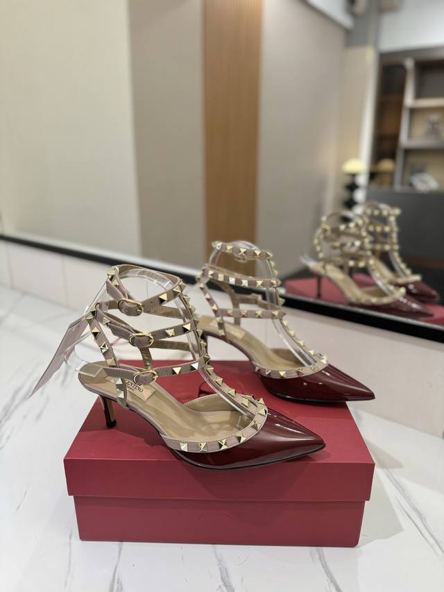 Factory Price: Valentino Valentino Studded Vt Classic Ankle-Wrapping Studded San