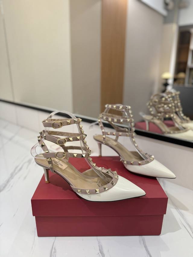 Factory Price: Valentino Valentino Studded Vt Classic Ankle-Wrapping Studded San