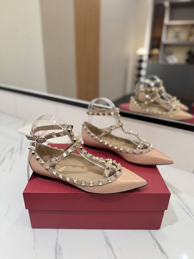 Factory Price: Valentino Valentino Rivet Vt Classic Timeless Pointed-Toe Flat Sa