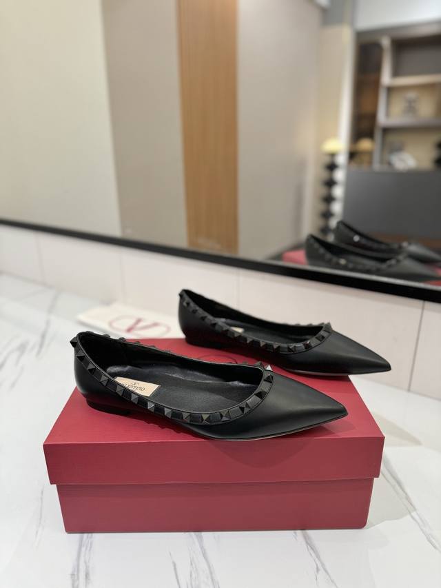 Factory Price Pp: Valentino Valentino Studded Vt Classic Pointed-Toe Flat Shoes,