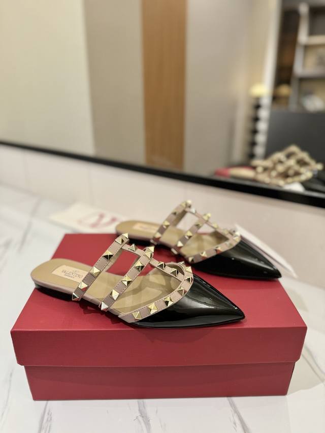 Factory Price: Valentino Valentino Studded Vt Classic Flat Pointed-Toe Slippers,