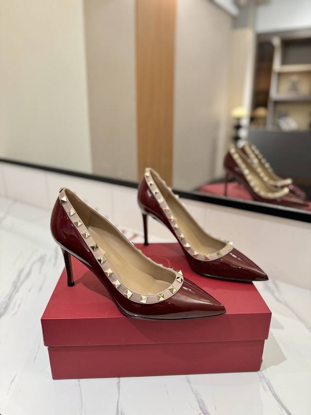 Factory Price: Valentino Valentino Studded Vt Classic Single Shoes, Top-Tier Rep