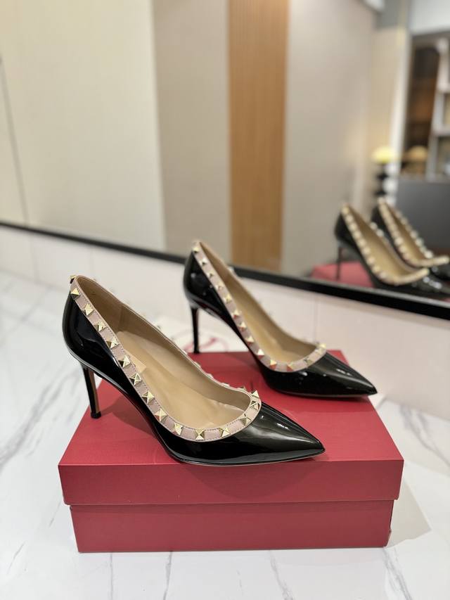 Factory Price: Valentino Valentino Studded Vt Classic Single Shoes, Top-Tier Rep