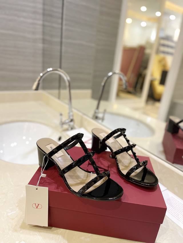 P: Valentino 2O2 Authentic Replica Same Color Classic