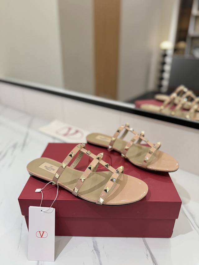 Factory Price: Valentino Valentino Studded Vt Classic Flat Sandals, Top-Tier Rep